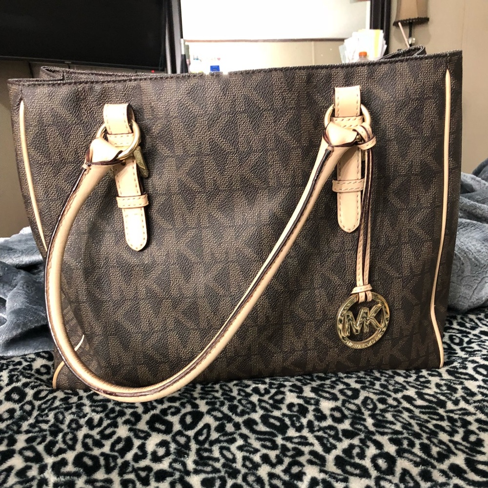 Michael kors purse